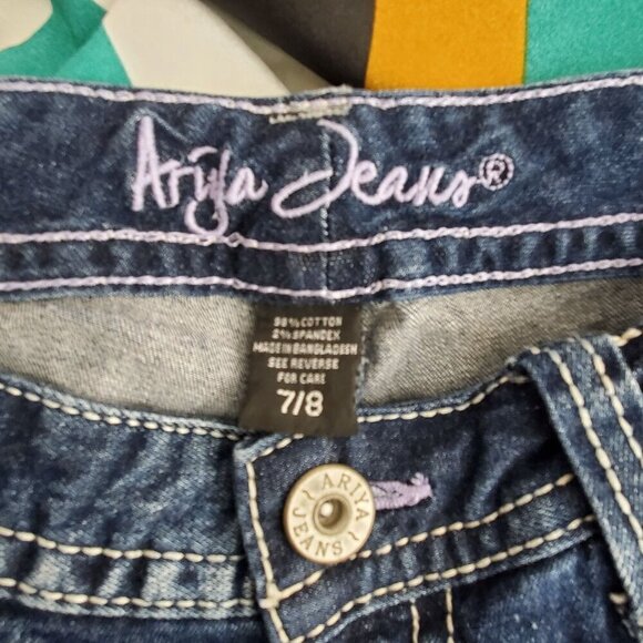 Ariya Jeans Womans Shorts Size 7/8 Rolled Cuff Embellished Denim Bermuda Shorts - Picture 6 of 7